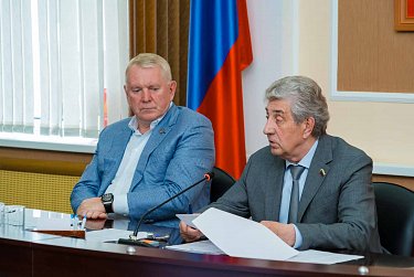 Депутаты определились с датой заседания